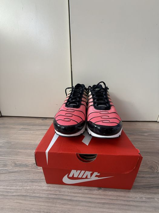 ЧИСТО НОВИ Маратонки AIR MAX Plus 38 номер