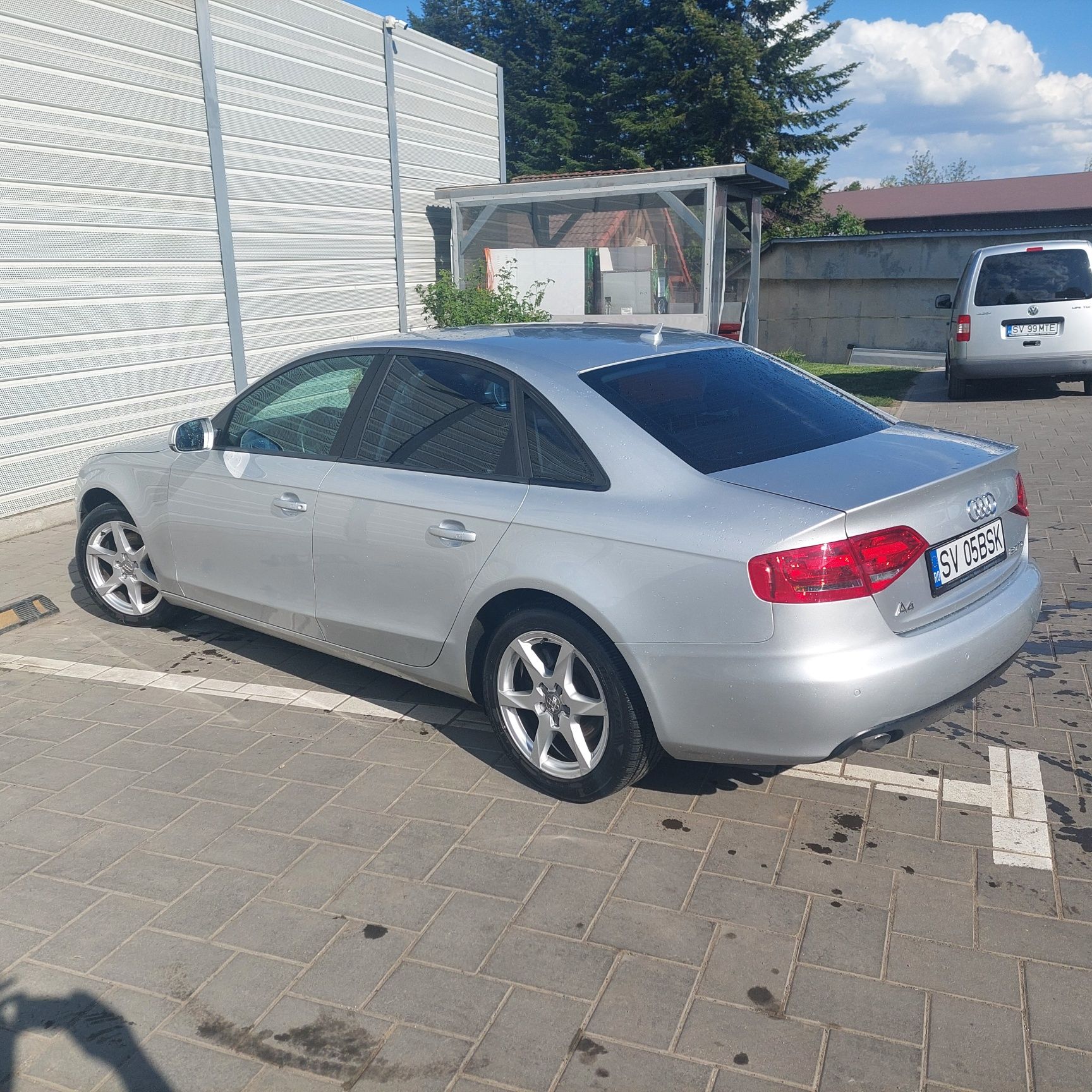Vand AUDI A4 B8 2010