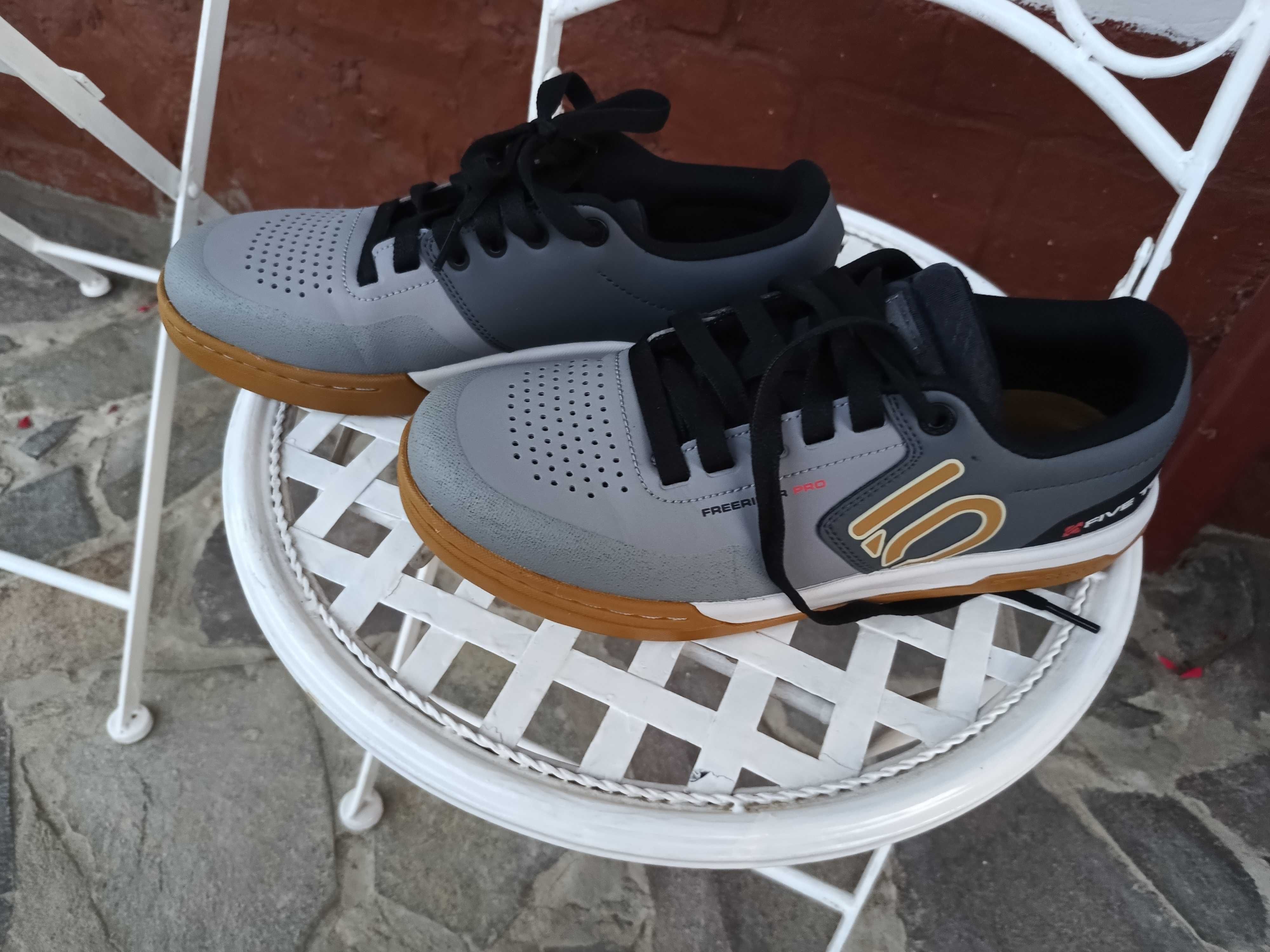 Încălțăminte sport Adidas fiveten 43