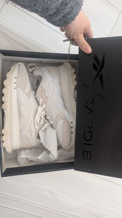 Reebok Cardi B маратонки