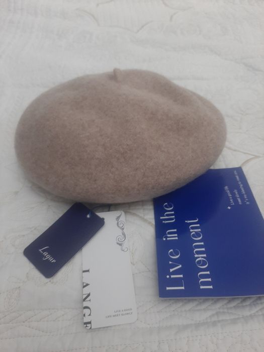 Берет женский новый, шерстяной
