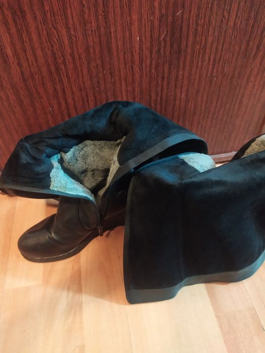 Продам клжанную новую  обувь зимнюю.