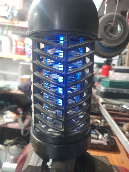 Lampa UV împotriva  țânțarilor