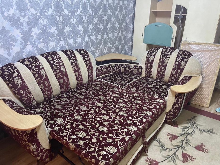 Продаем диван угловой