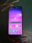 Vand samsung s10 e cu linii pe ecran