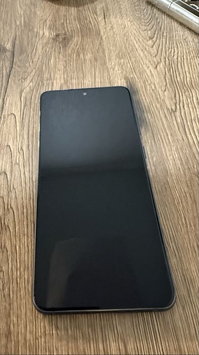 Samsung S21FE продам