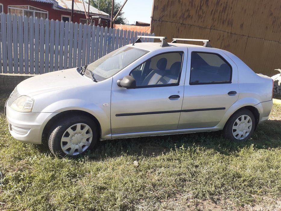 Vând Dacia 2010.
