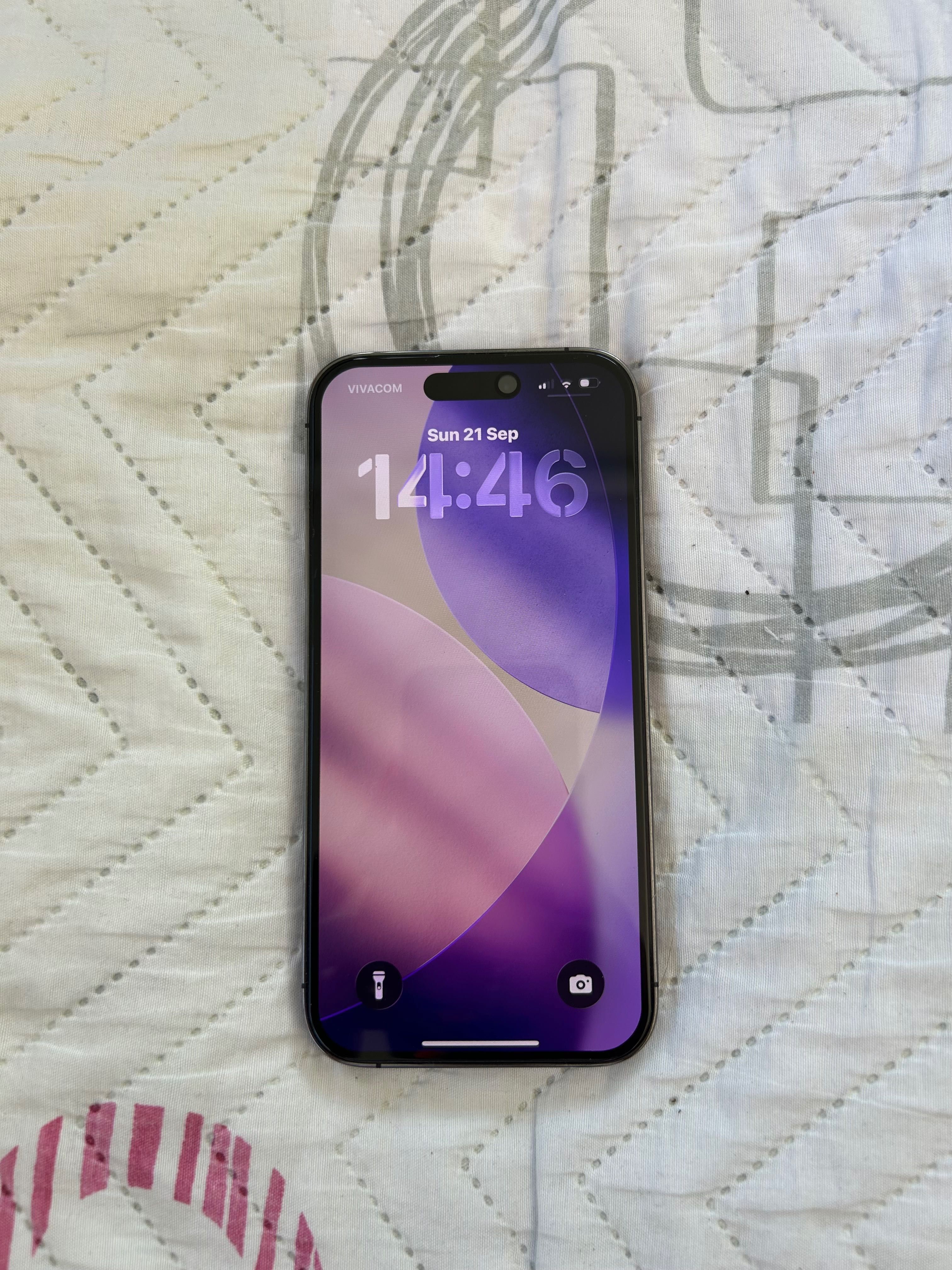 Продавам iphone 14 pro