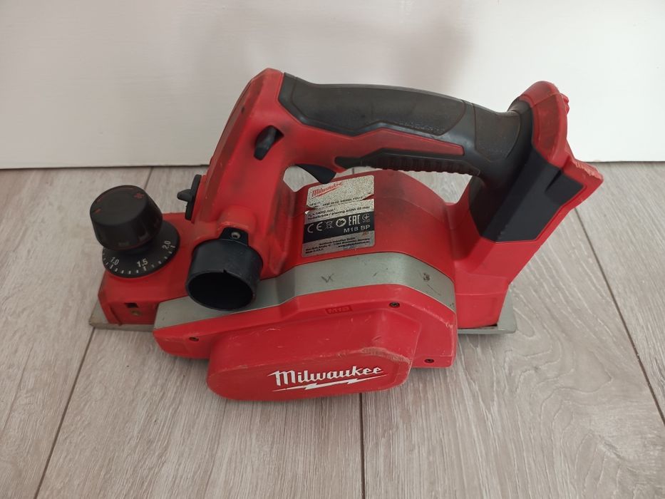 Set scule profesionale Milwaukee 18V