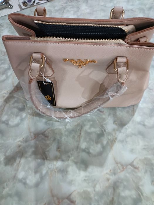 Нова дамска чанта