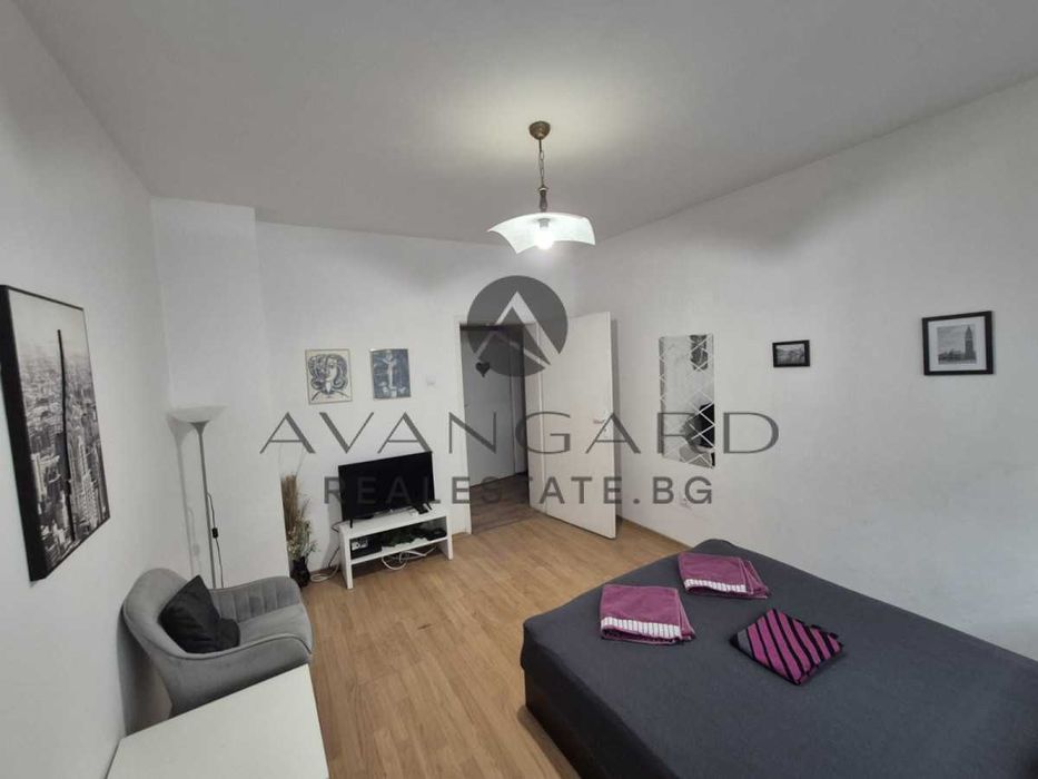 Продава се Едностаен апартамент в Пловдив, Център - 35 кв.м за 2215 €/кв.м - Снимка #2