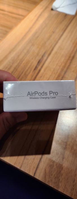 Căști tip airpods 4