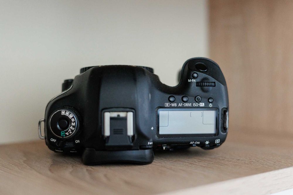 Canon 5D mark 3 DSLR Full Frame + obiectv Canon 50mm f1.4 Ultrasonic