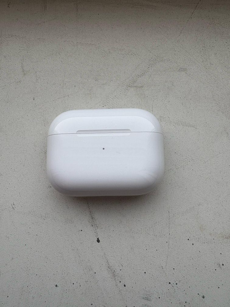 Apple Airpods 2 Pro, месяц всего в использовании