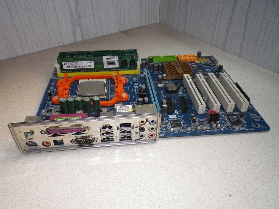 Двуядрен комплект Gigabyte GA-M56S-S3