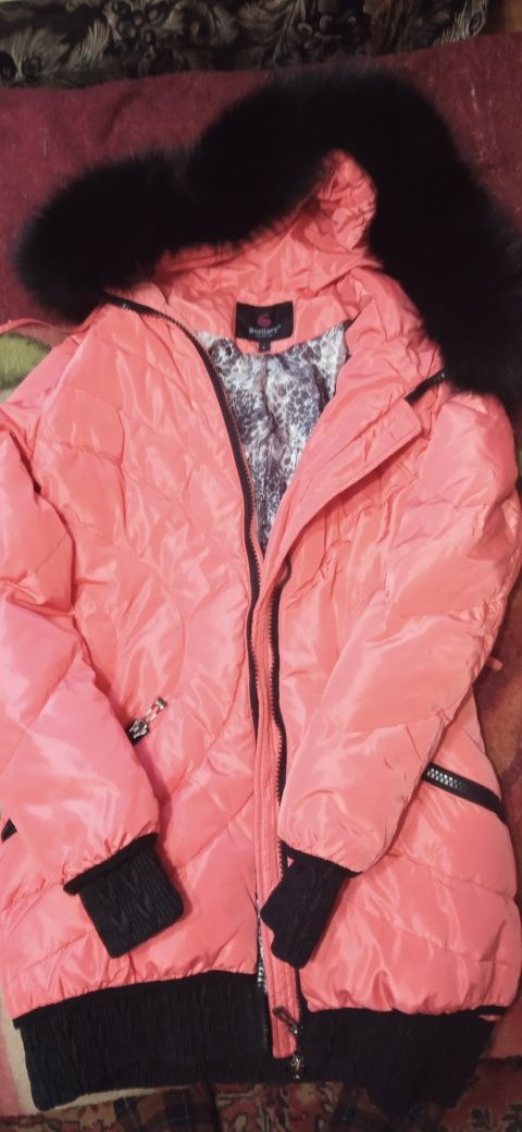 Куртки зимние женские на подростков размер L,б/у