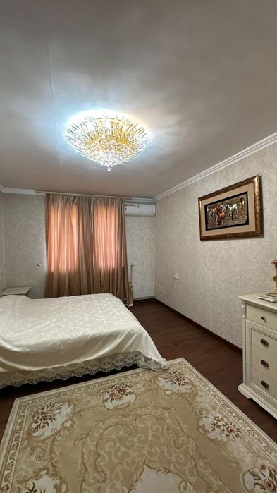 Благоустроенный 2-х этажный дом в микрорайоне "САМАЛ-1".