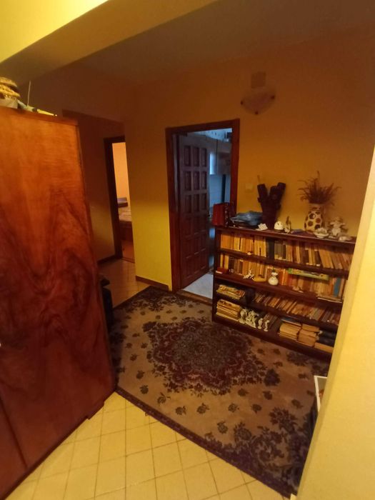 Apartament cu 2 camere decomandat pe Valea Prahovei