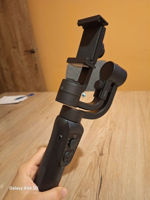 Stabilizator de imagine cu trepied Rollei