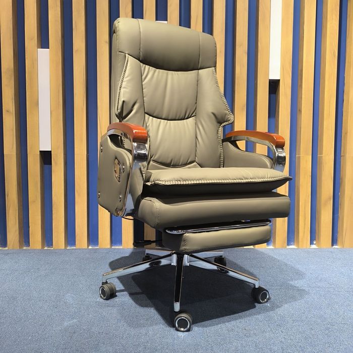 Офисное кресло для руководителя модель 808
