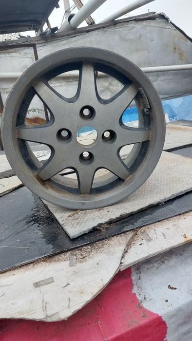 Продам 2а  легкосплавных диска на ауди. По 15000 тг