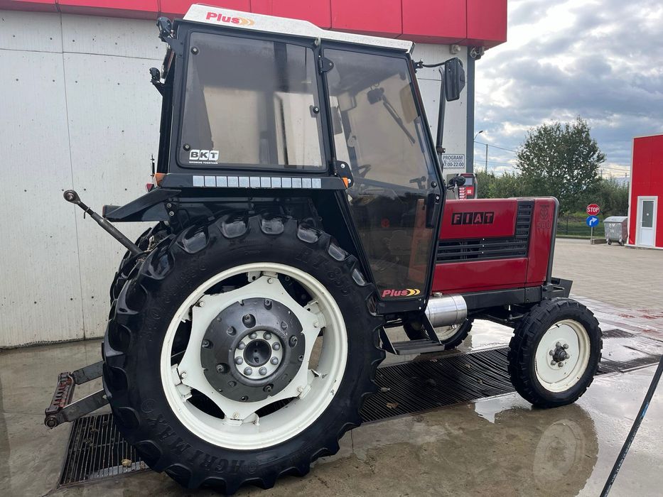 Vând tractor Fiat 580