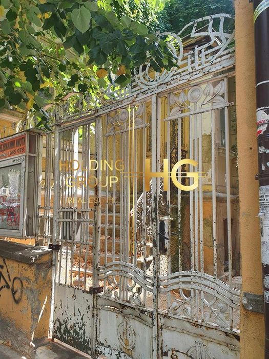 Продава се Къща в Варна, Център - 180 кв.м за 1778 €/кв.м - Снимка #1