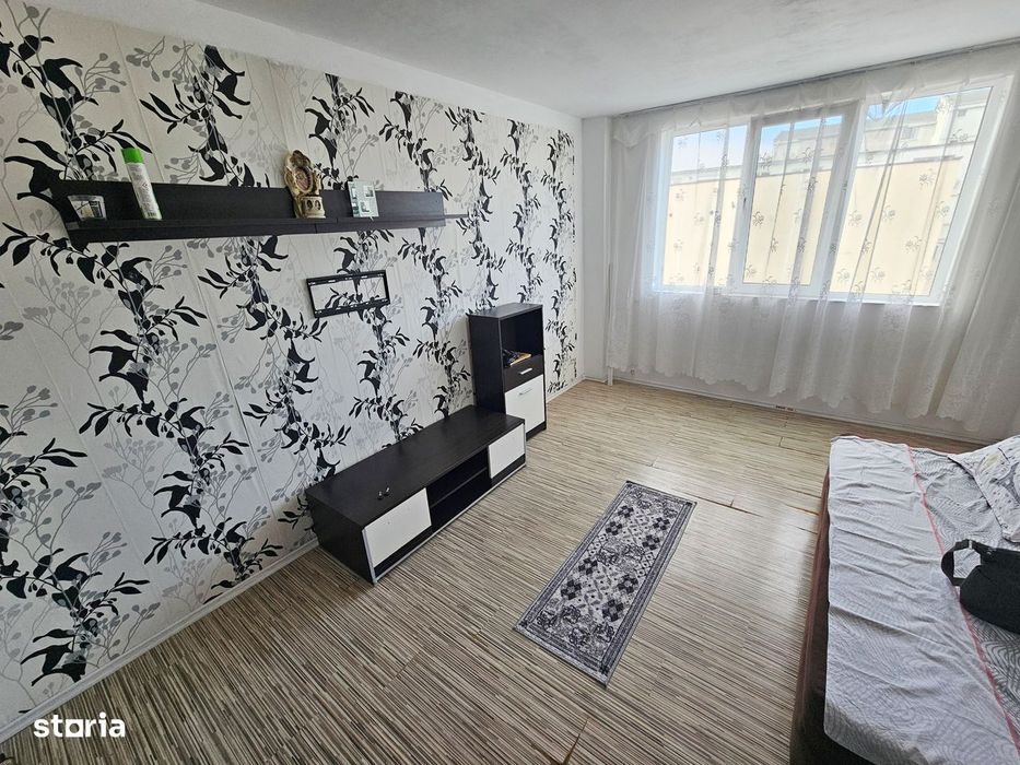 1 camera vanzare TIGLINA