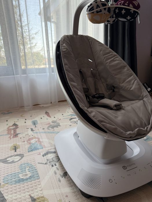Електрическа бебешка люлка mamaRoo 5.0, сива