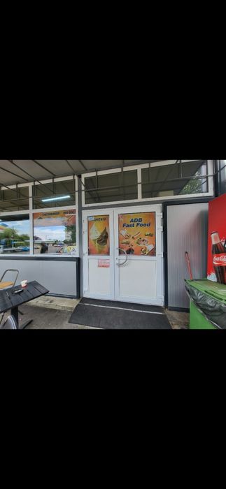 Vând baracă magazin din Sandwich și termopan