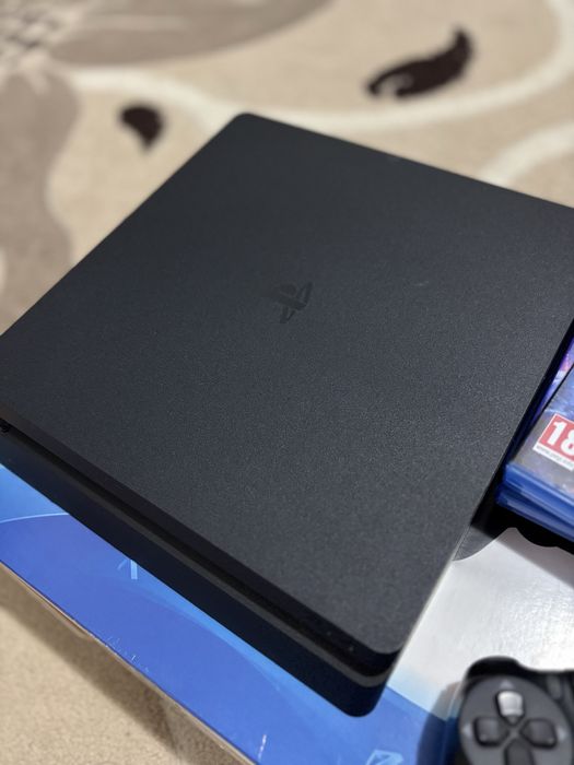 PS4 în stare excelentă