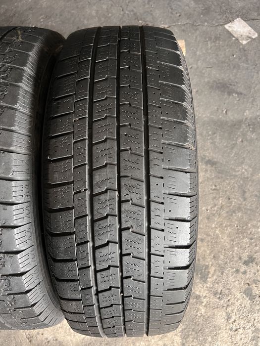 2 anvelope iarna 235/65/16 C , GoodYear , 5.5 mm