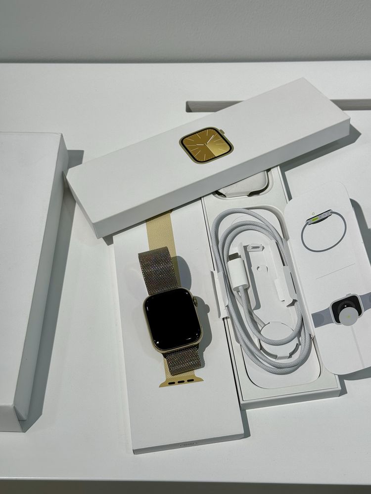 Apple Watch Series 9 45mm Gold Stainless