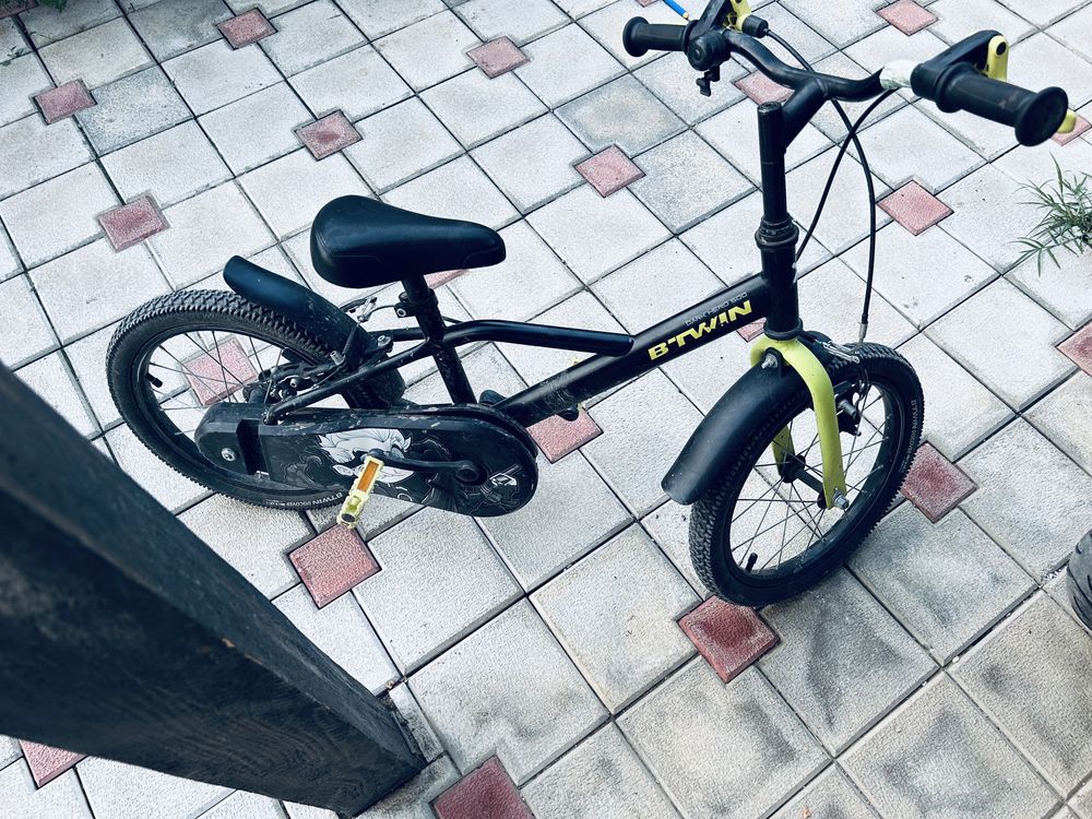 Bicicletta Decathlon casca cos lo