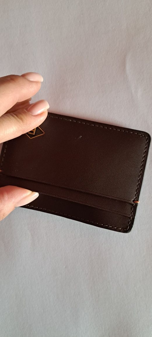 Визитник на Fossil