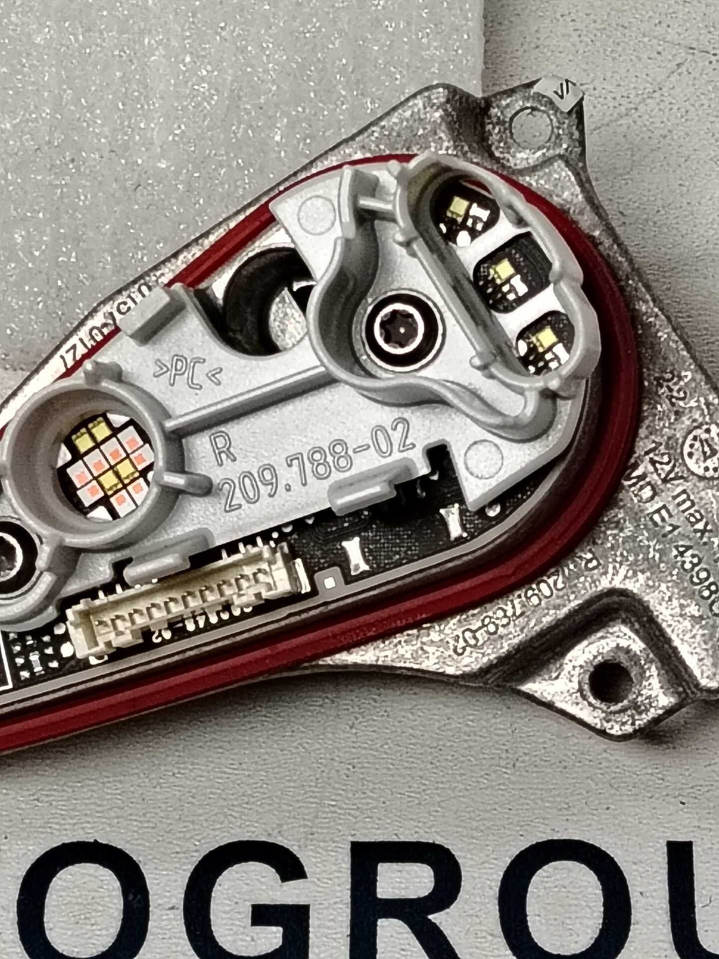 Модул баласт десен фар за audi a8 - 4n0998474c
