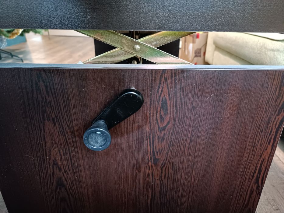 Холна разтегателна маса с повдигащ механизъм цвят венге