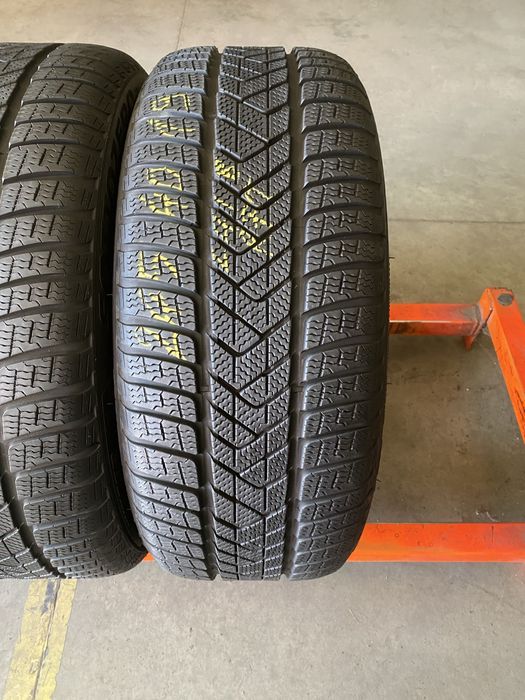 Anvelope iarna 245/40/19 Pirelli Sottozero 3 RFT 245 40 19 R19