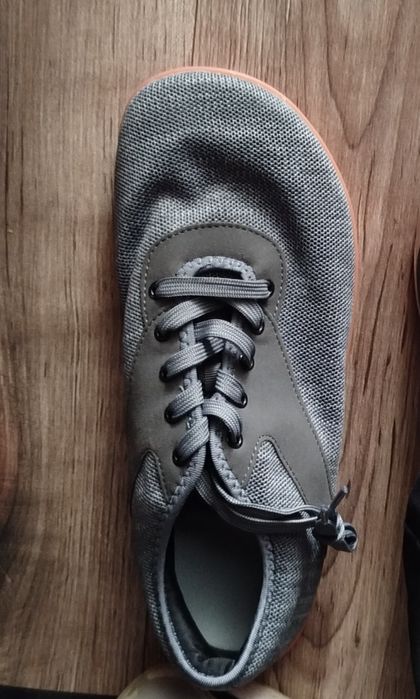 Adidași cu varf lat nr 46 noi