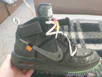 Vând af 1 off white 40.5