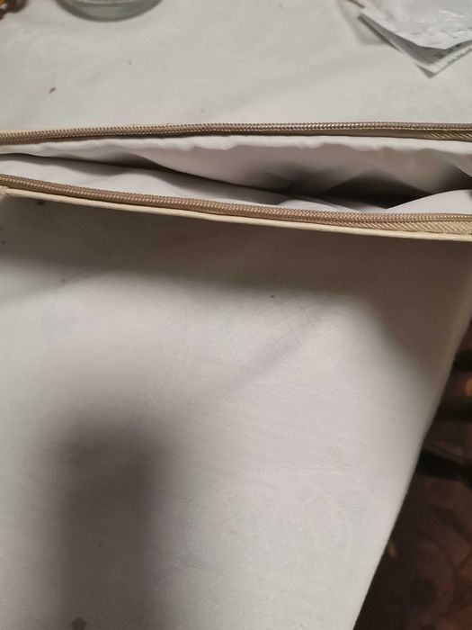 Продавам калъф за сенник