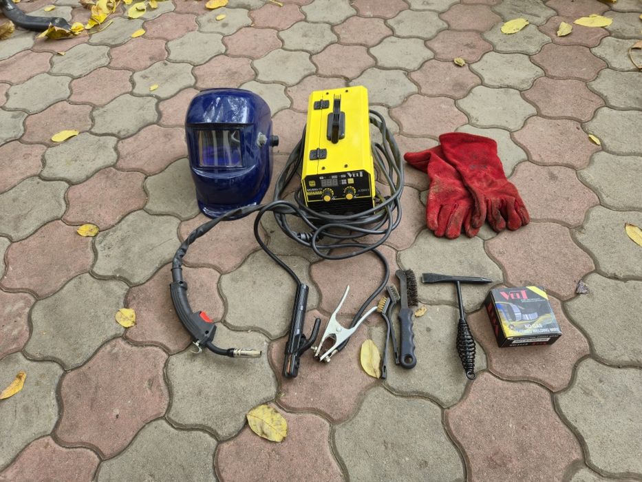 Aparat de sudura Velt Mig MMA 131, kit complet de suruda