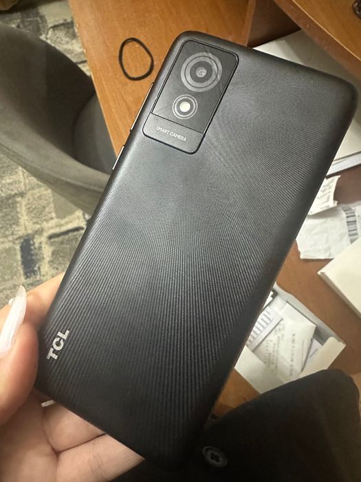 Vând telefon Tcl nou plus cartela