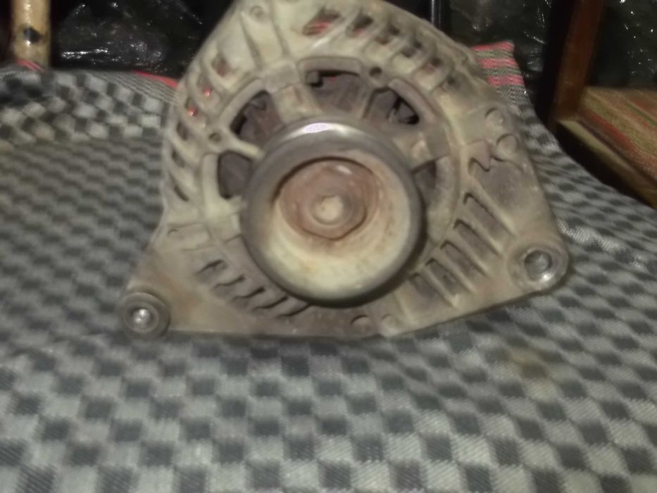 Генератор за Фолксваген Пасат В5 1.6 90 Ампера