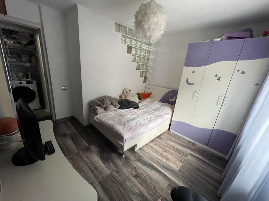 Ocazie!! Apartament 4 camere, 2 bai, boxa sub balcon!!