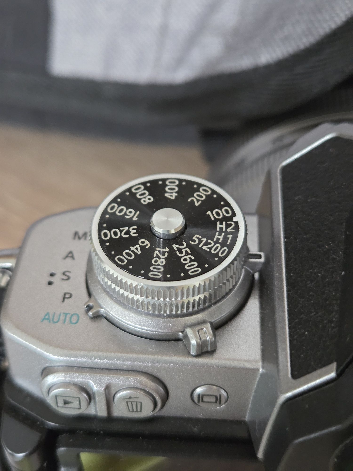 Aparat mirrorless Nikon ZF-C cu garantie