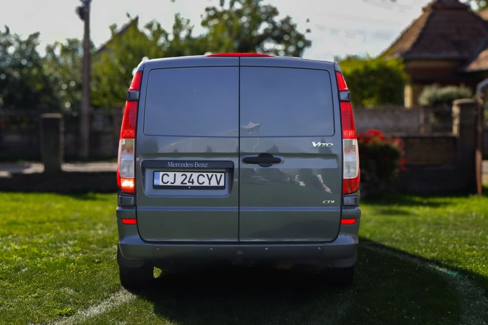 Vând Vito 2014 IMPECABILA  luna 8  6 locuri cutie Automata