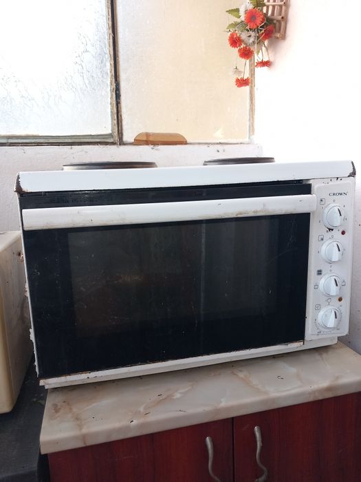 Мини фурна Crown 42l.