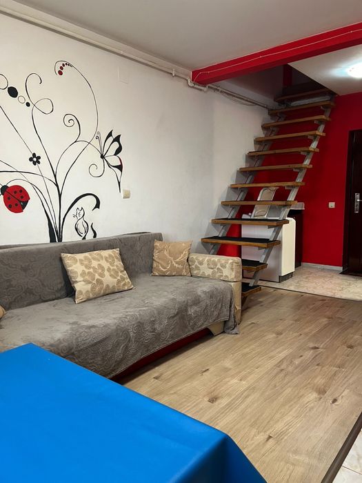 Apartament la mansarda de inchiriat