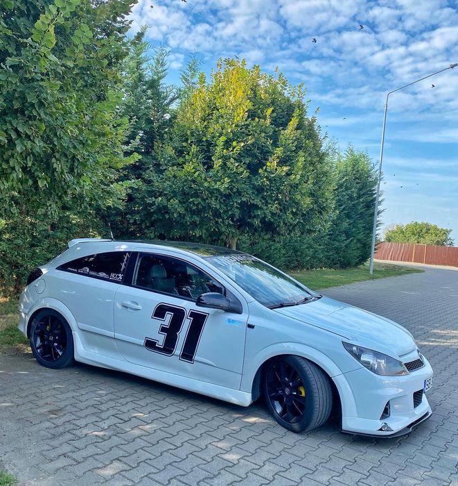 Opel Astra GTC /OPC